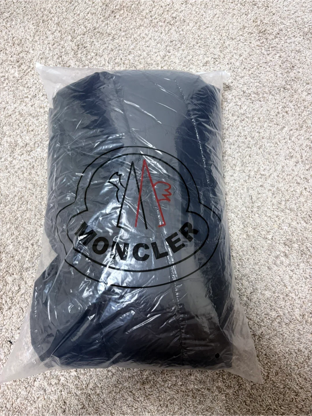 Moncler jacket image indicator(10)