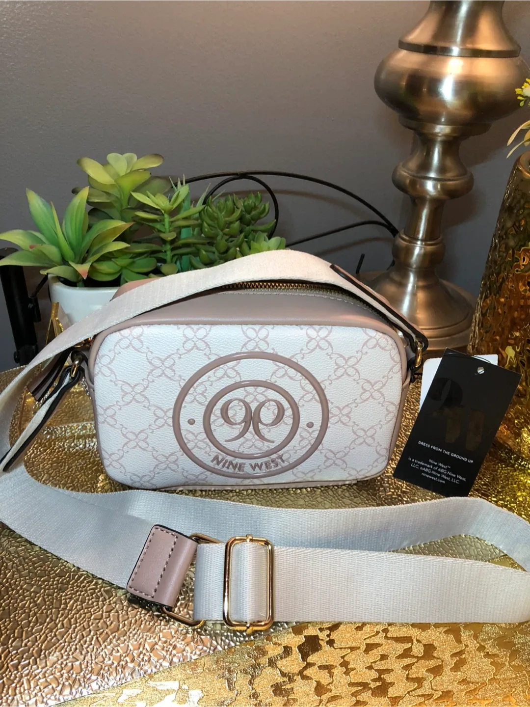 Nine West Crossbody Bag - Like New! image indicator(6)