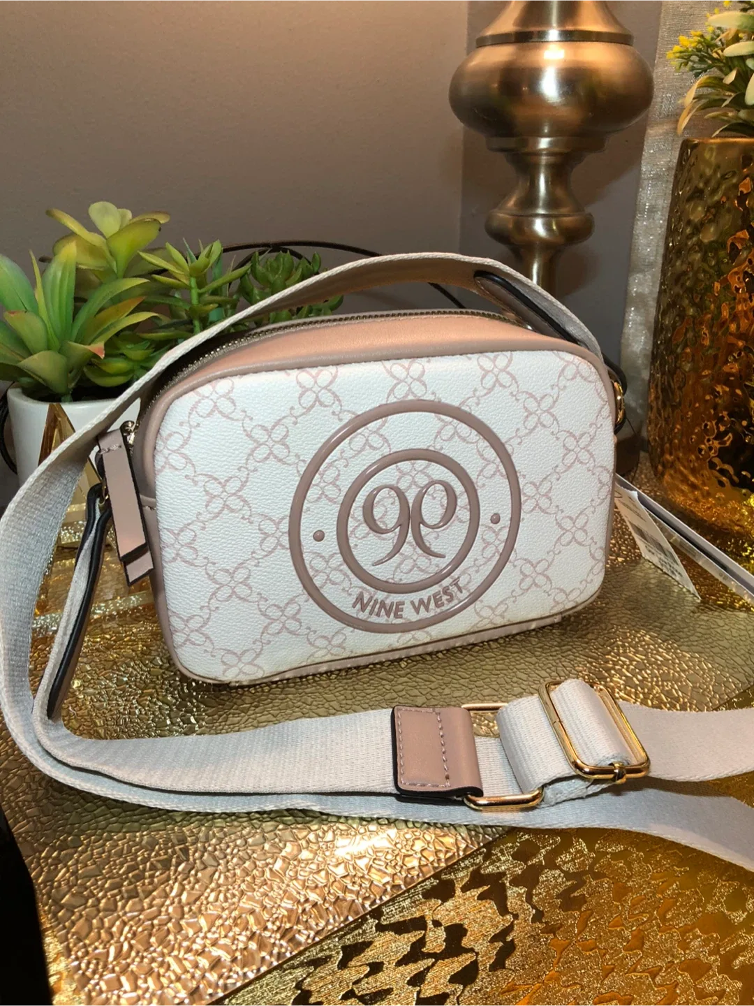 Nine West Crossbody Bag - Like New! image indicator(3)