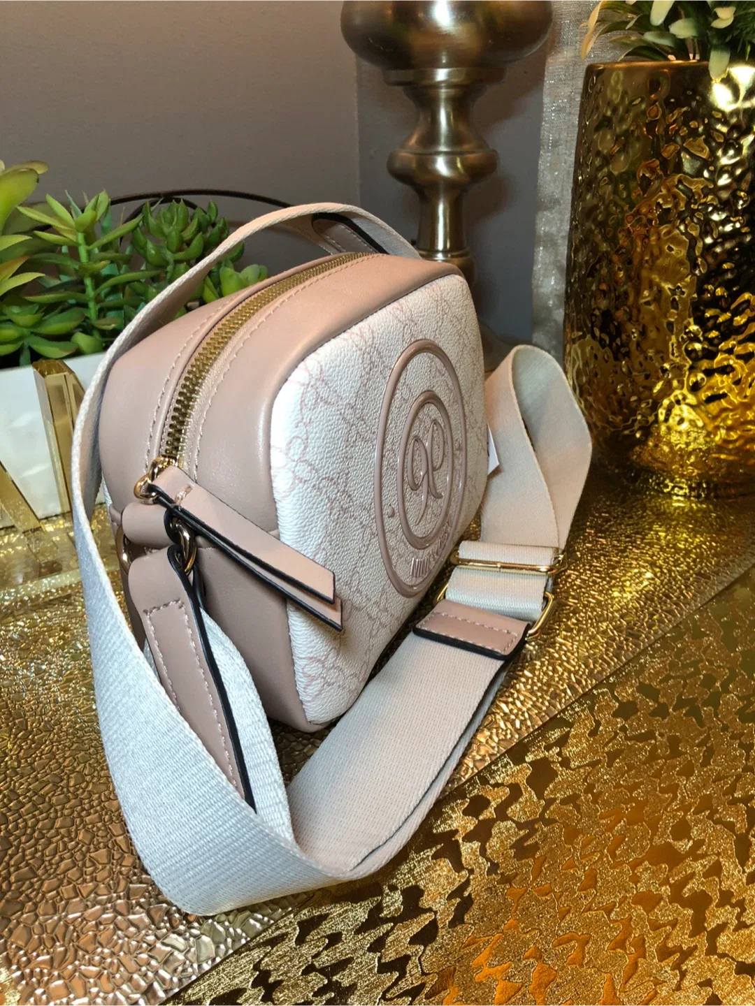 Nine West Crossbody Bag - Like New! image indicator(2)