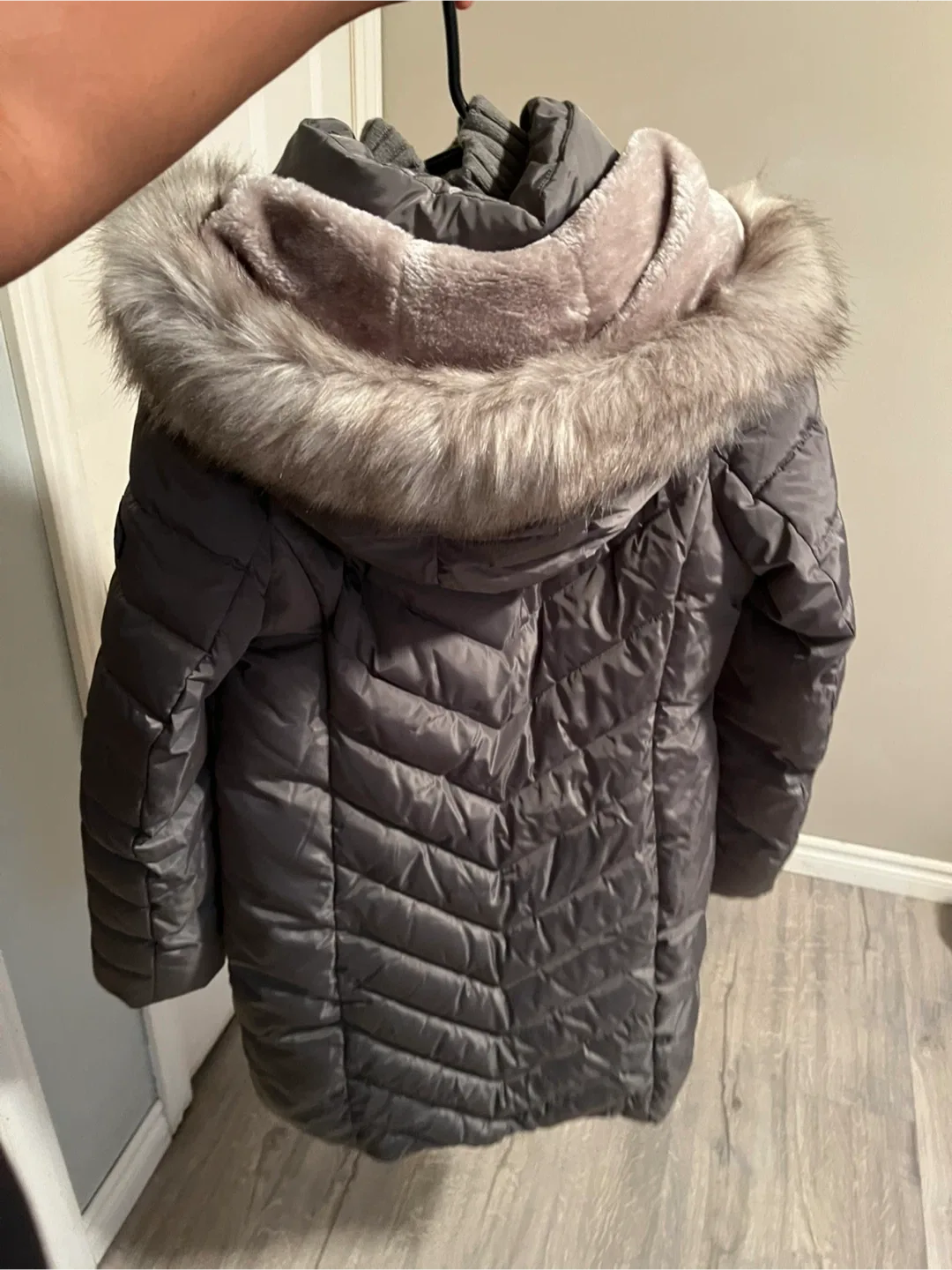 Grey Puffer DKNY Winter Jacket image indicator(3)