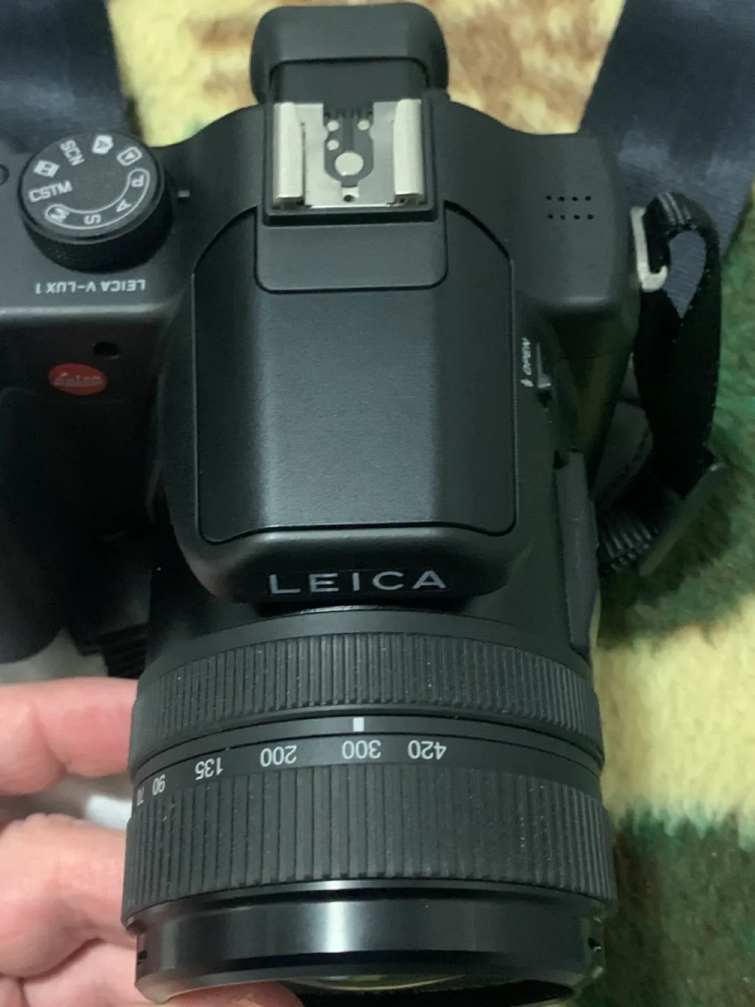 Leica V-LUX 1 Digital Camera image indicator(4)