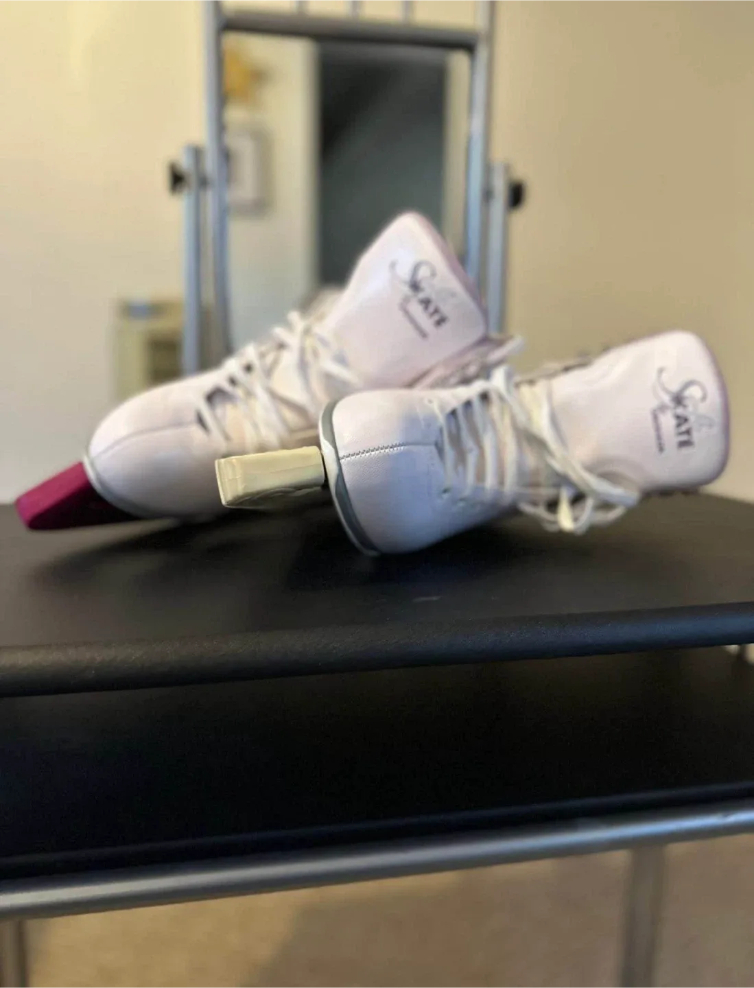 Women's Ice Skates - Size 8