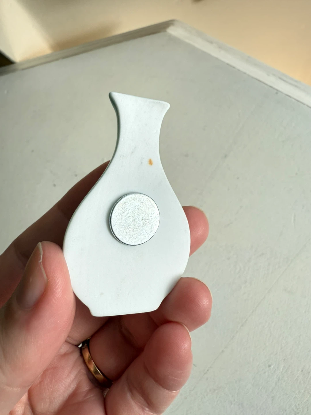 Tiny magnetic ceramic vase - photo 4