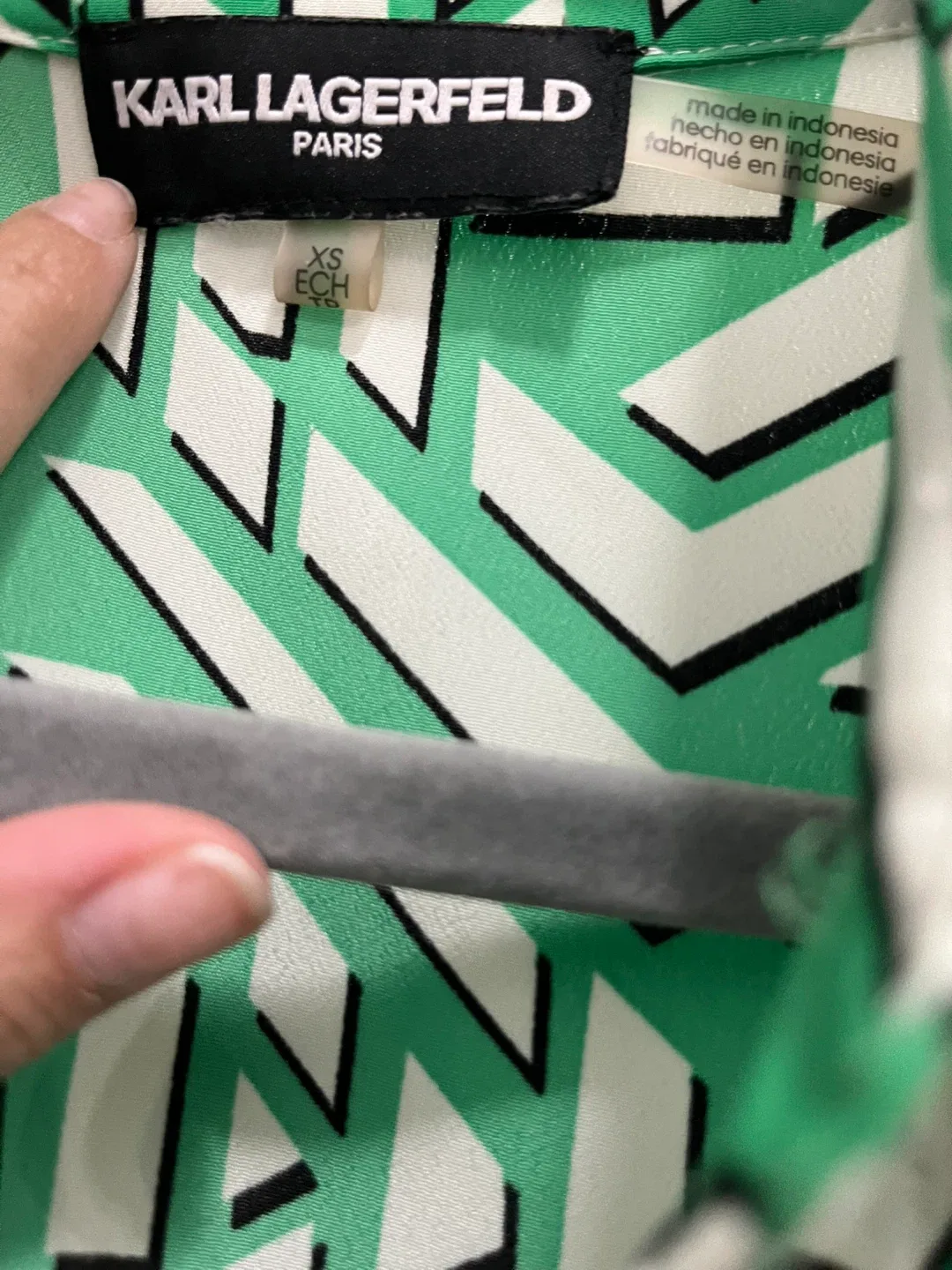 Karl Lagerfeld Paris XS Green Patterned Blouse image indicator(3)