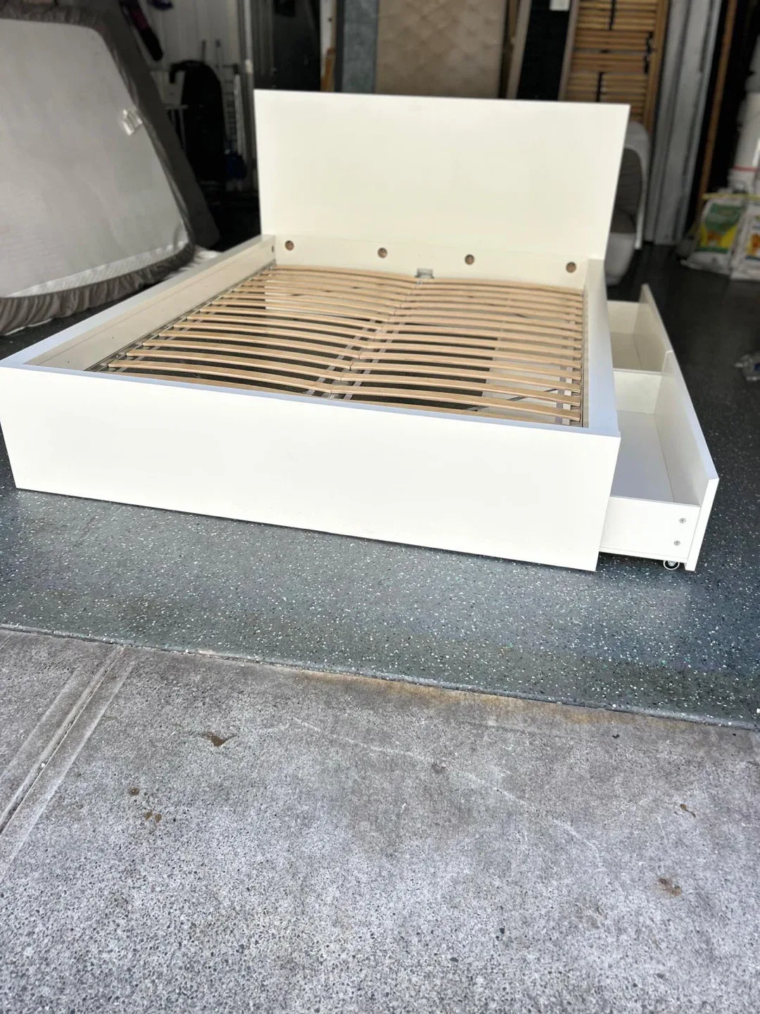 Queen White Bed Frame with Storage Drawer image indicator(4)