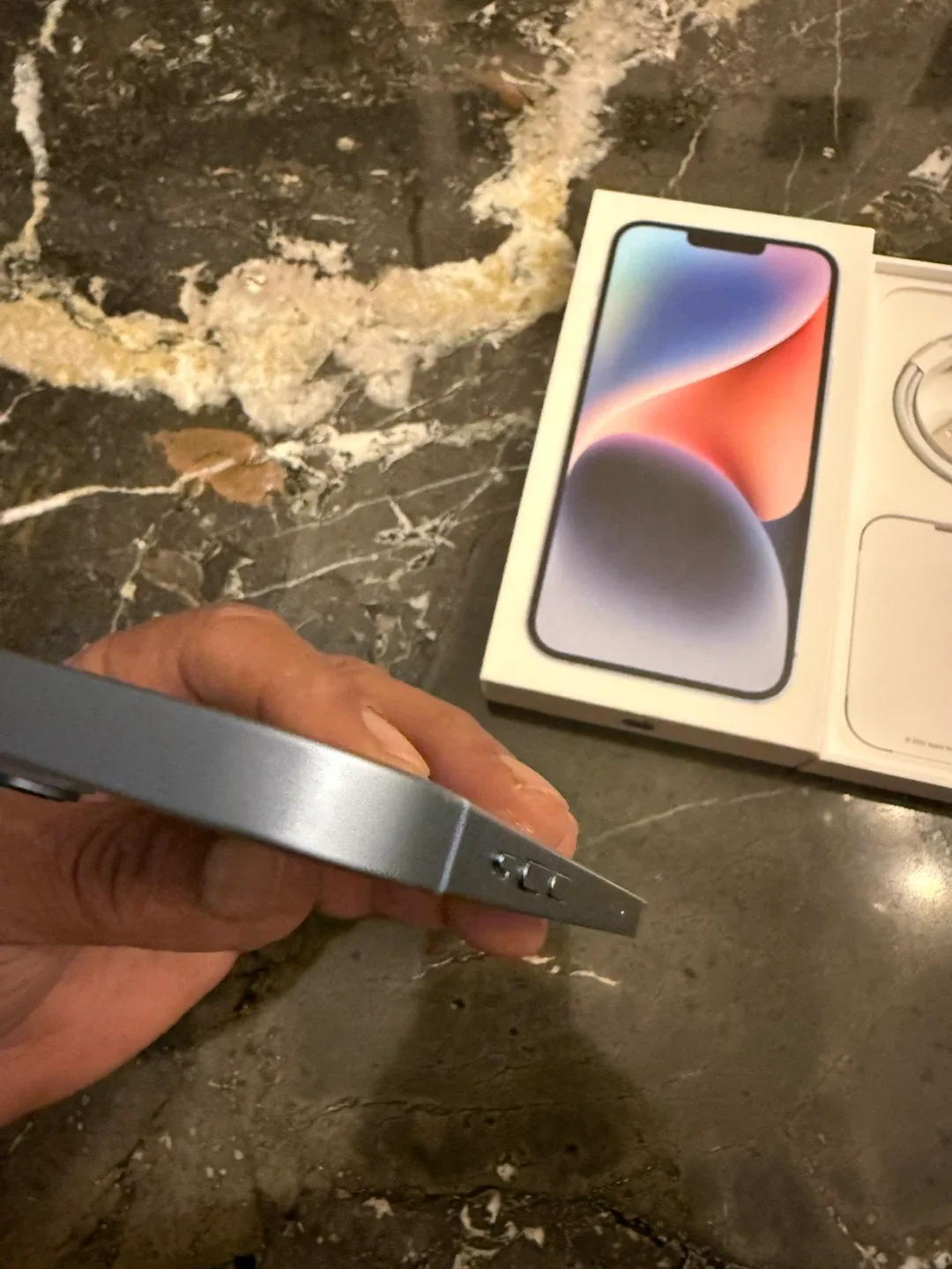 New iPhone 14 - Blue image indicator(5)