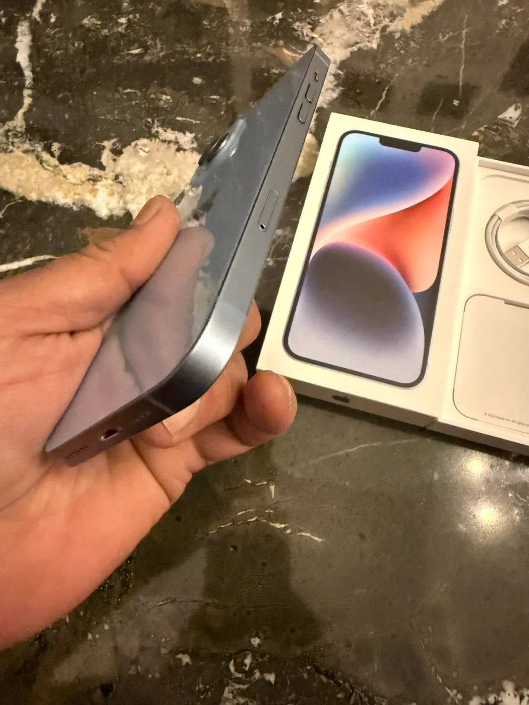 New iPhone 14 - Blue image indicator(6)