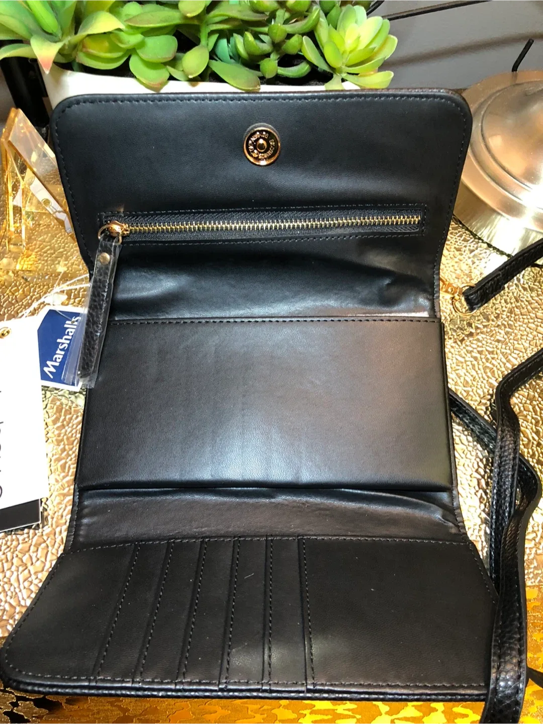 Isabelle Vegan Black Crossbody Bag image indicator(4)