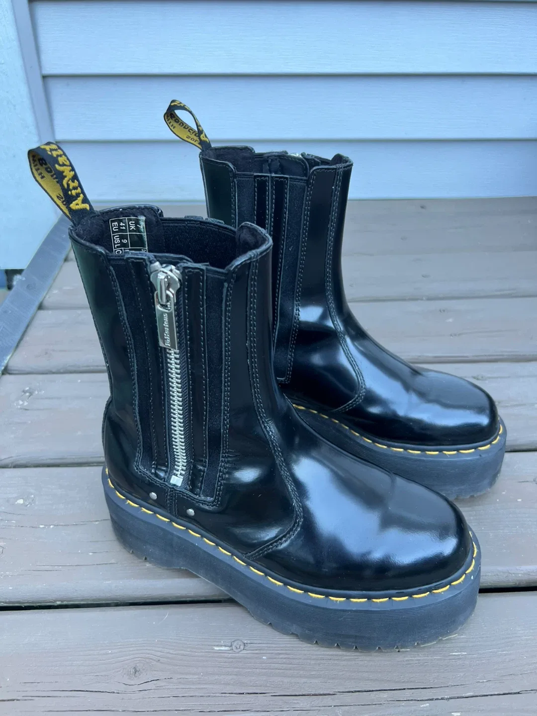 Dr. Martens 2976 Max Platform Chelsea Boots - Size 9
