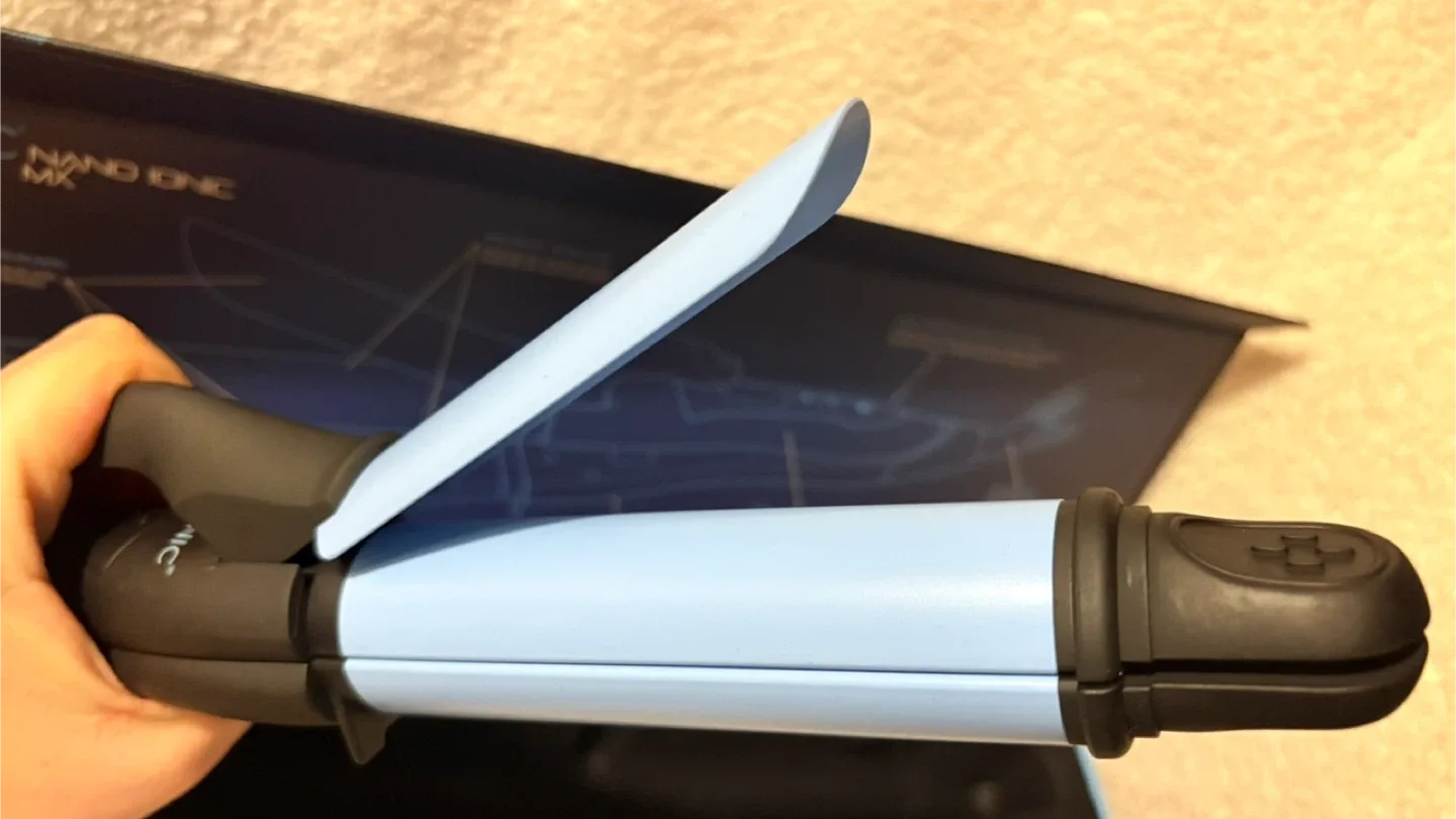 Bio Ionic Nano Ionic MX 3-in-1 Styling Iron image indicator(3)