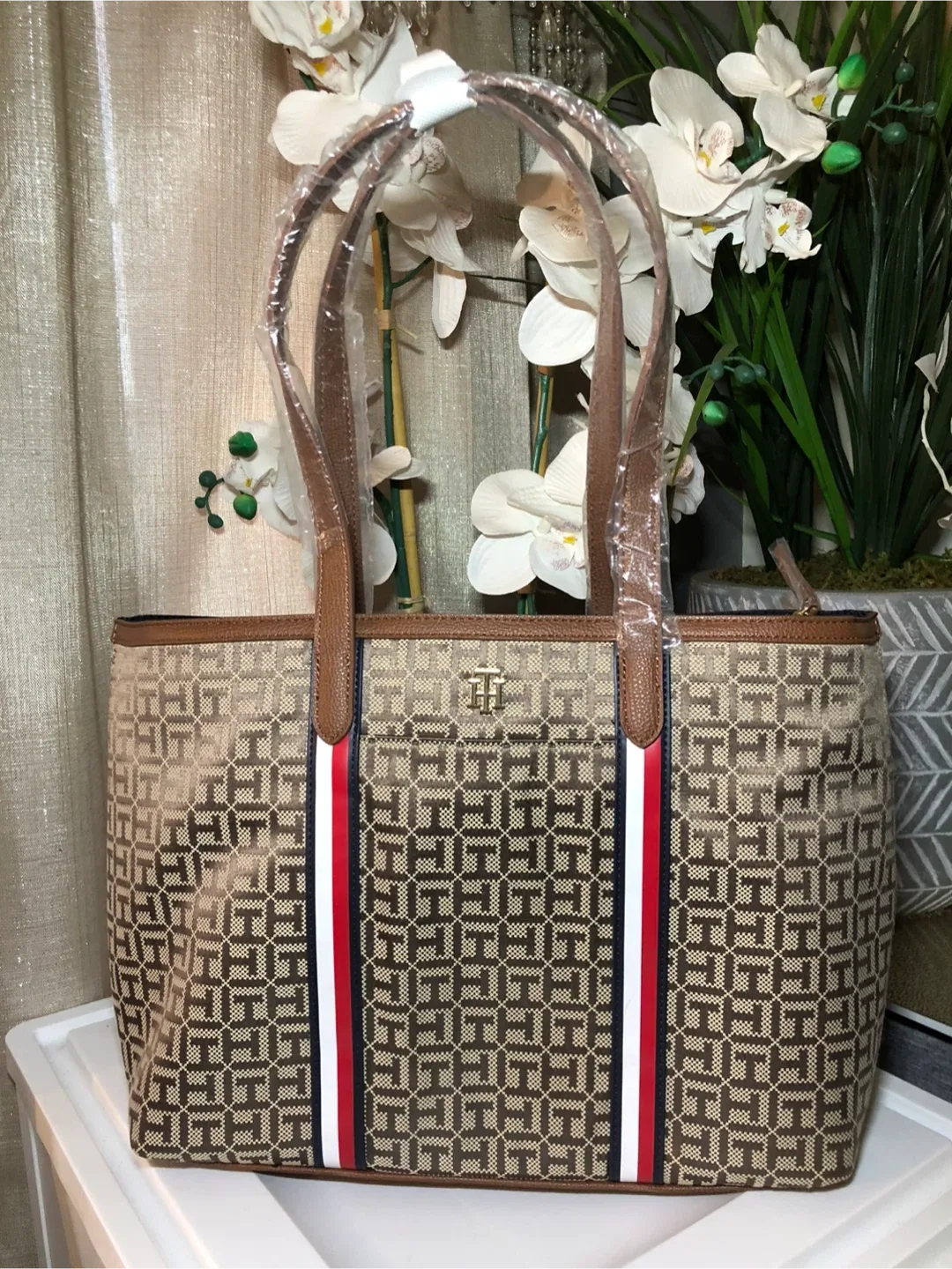 Tommy Hilfiger Tote Bag image indicator(7)