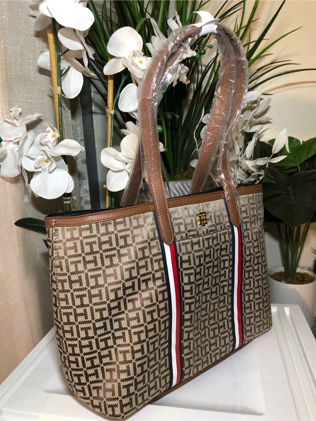 Tommy Hilfiger Tote Bag image indicator(4)