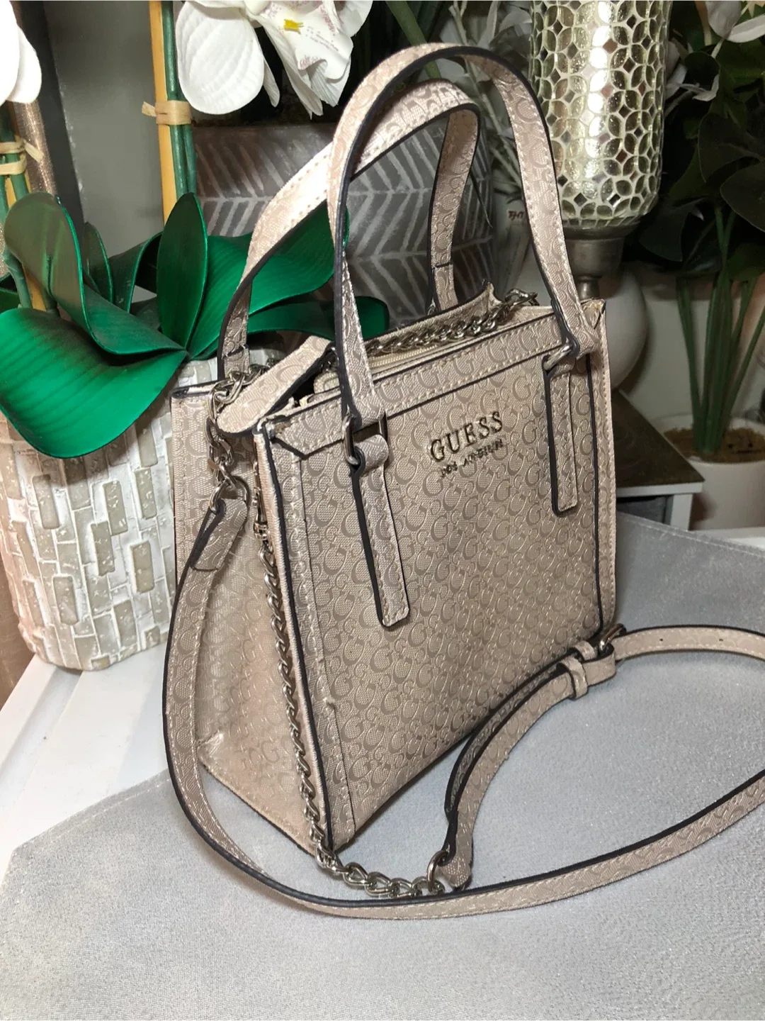 Guess Los Angeles Satchel Bag image indicator(2)