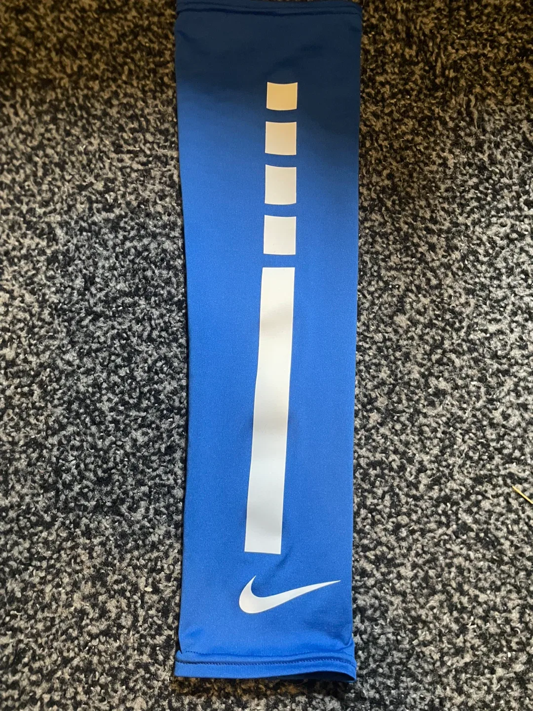 Blue Nike Pro Elite 2.0 Arm Sleeves image indicator(3)