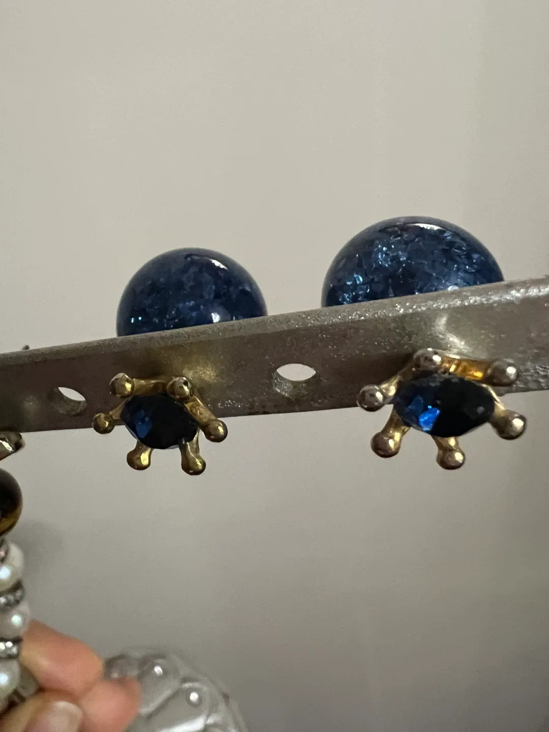 Blue Stone Stud Earrings image indicator(4)