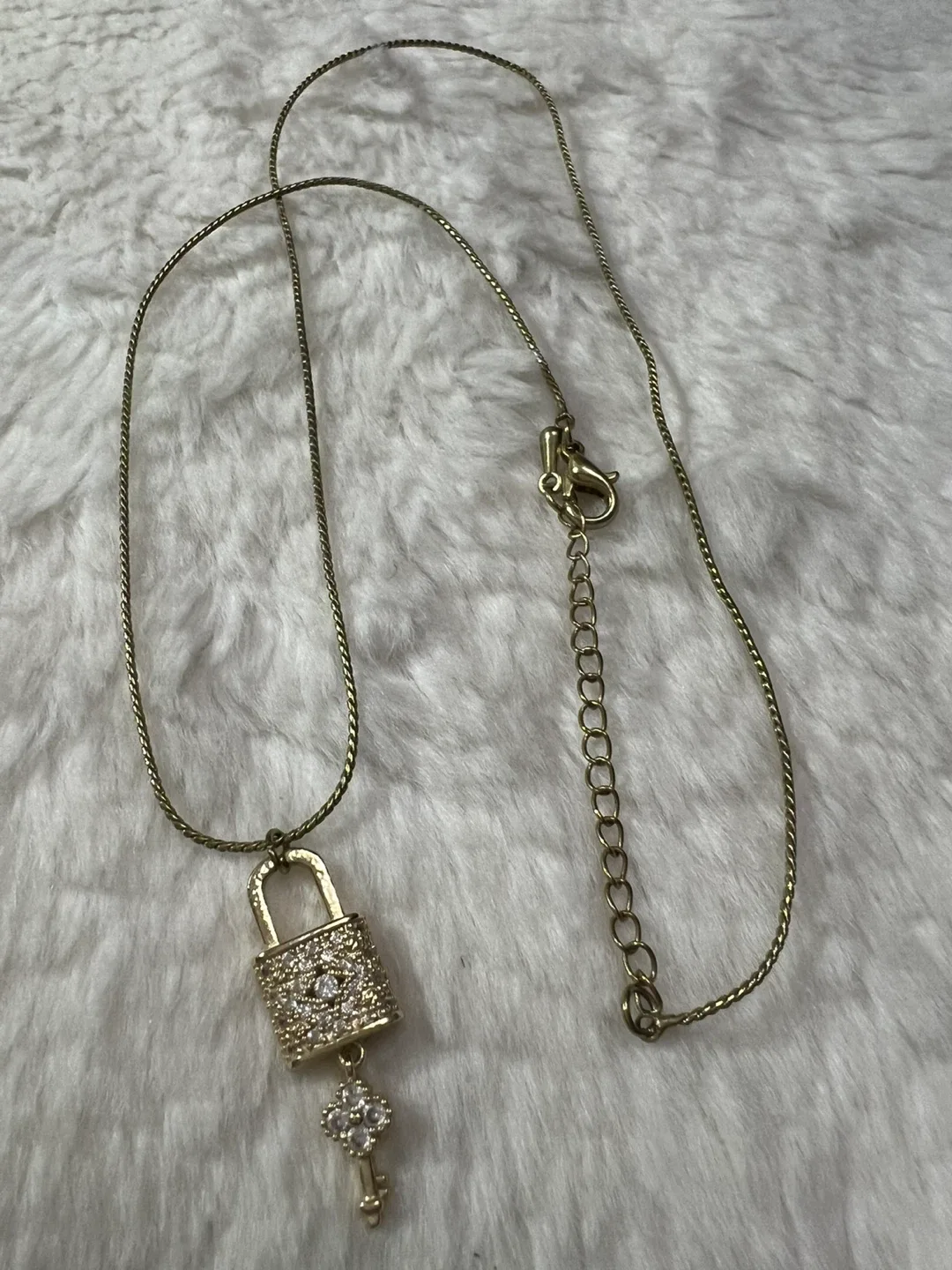 Lock and Key Gold Necklace image indicator(3)