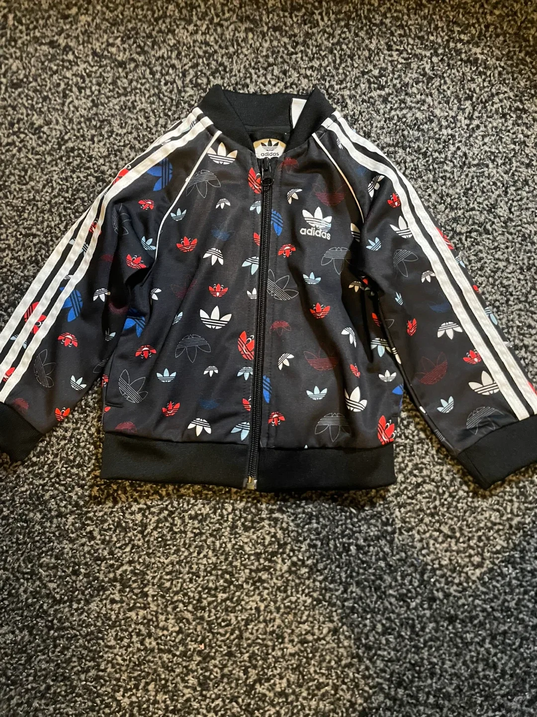 Adidas Tracksuit 9-12M image indicator(3)