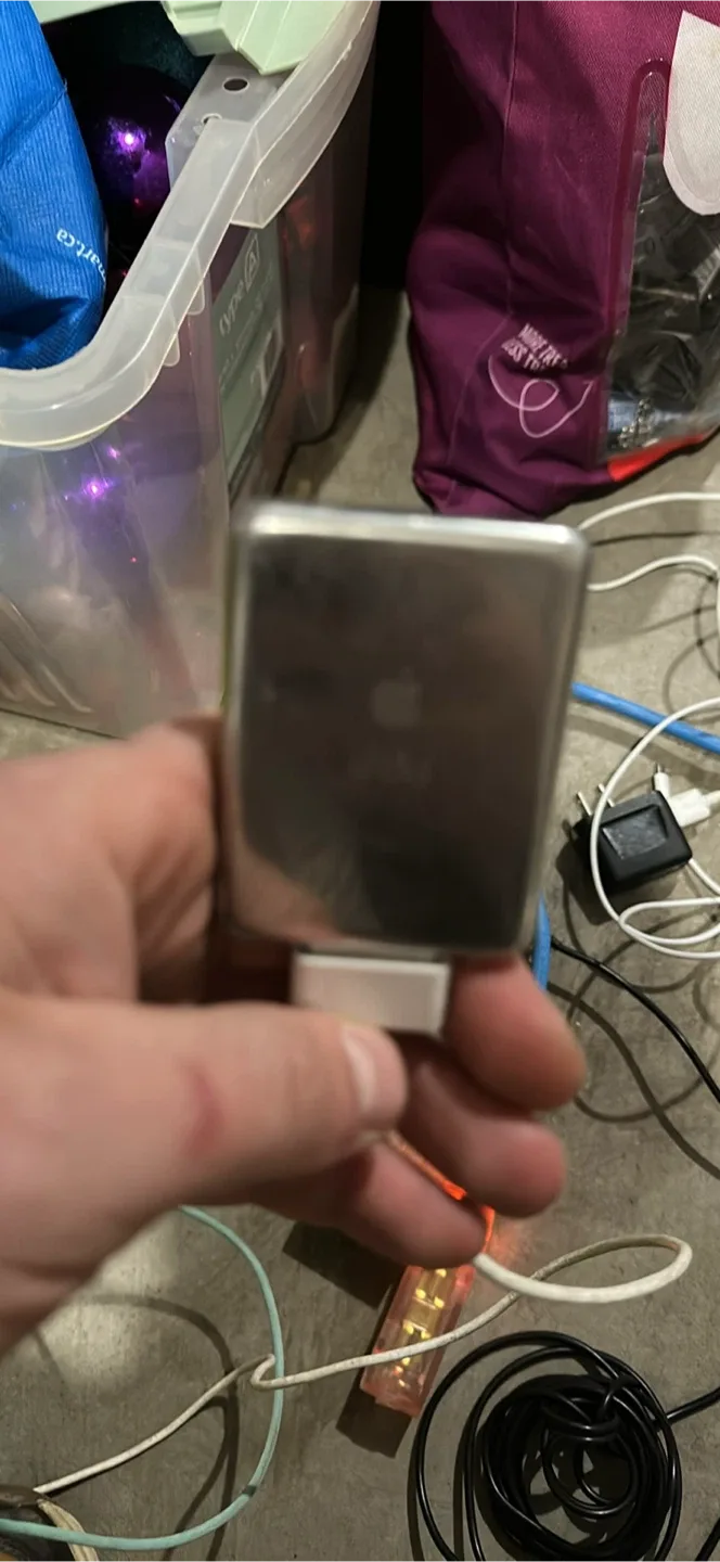 iPod Shuffle Silver image indicator(2)