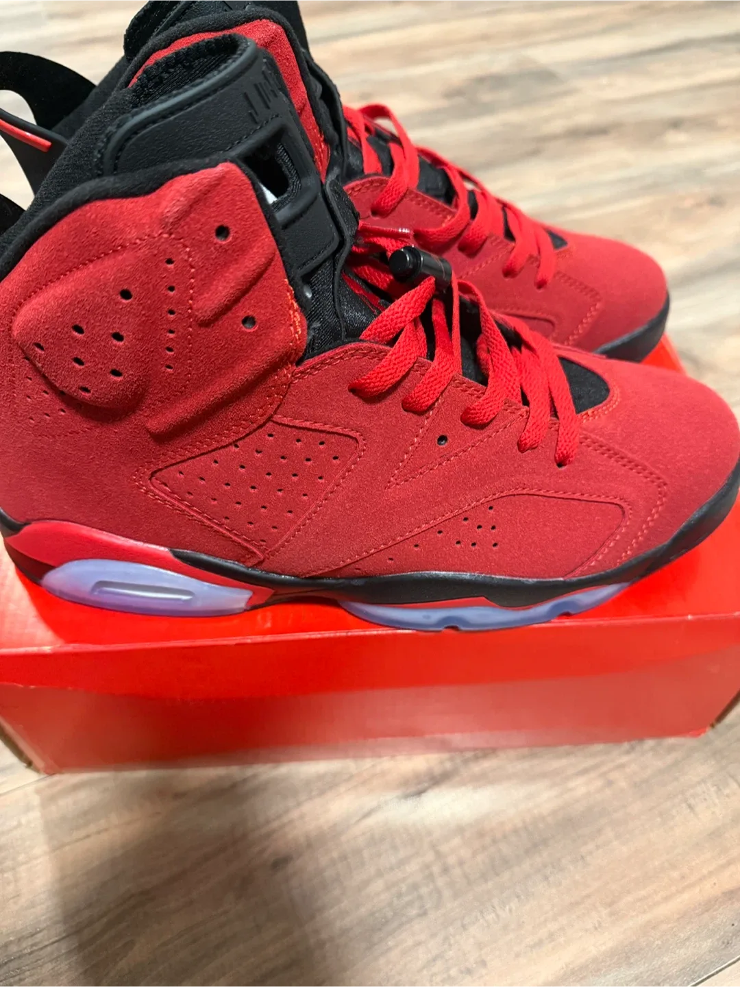Air Jordan 6 Retro Red Oreo image indicator(2)