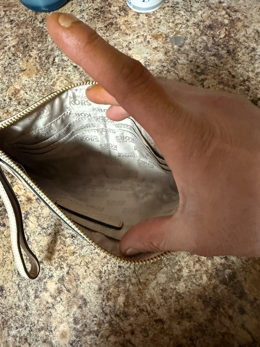 Michael Kors Wristlet - photo 5