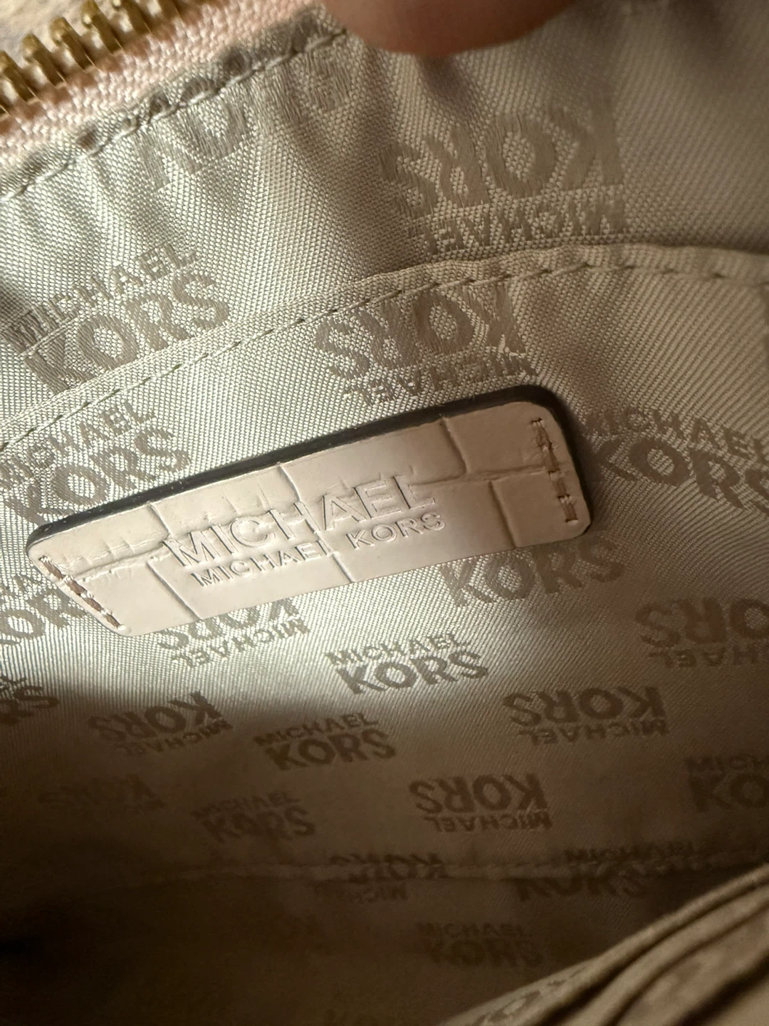 Michael Kors Wristlet - photo 3