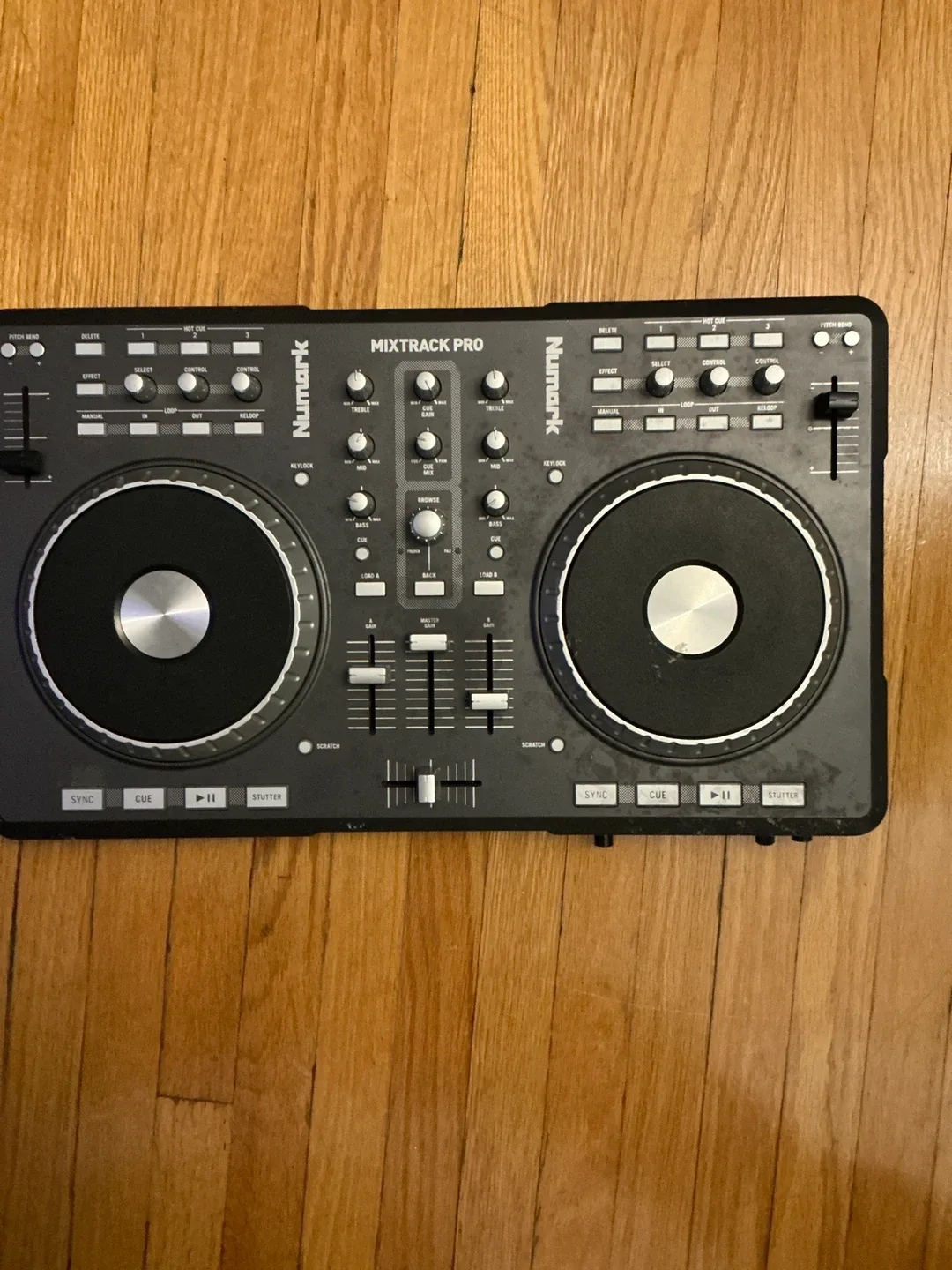 Numark Mixtrack Pro DJ Controller