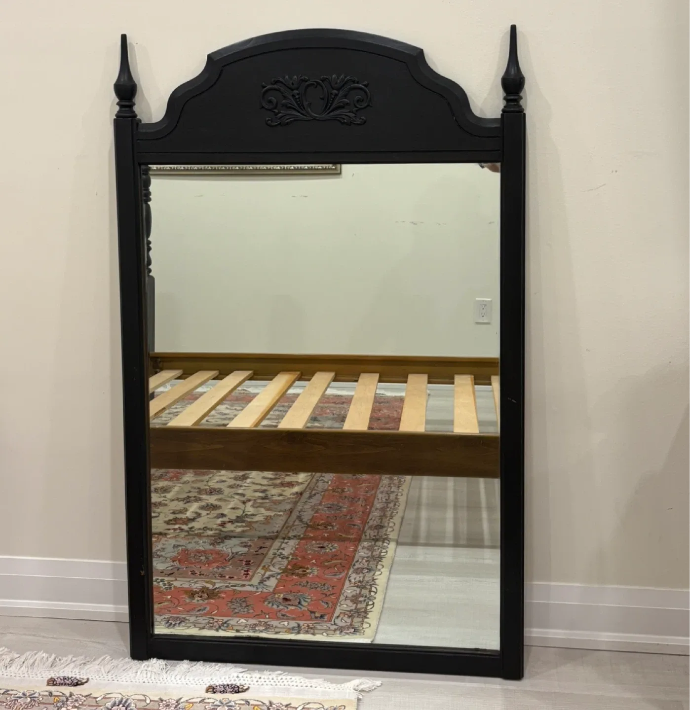 Elegant Black Ornate Mirror image indicator(2)