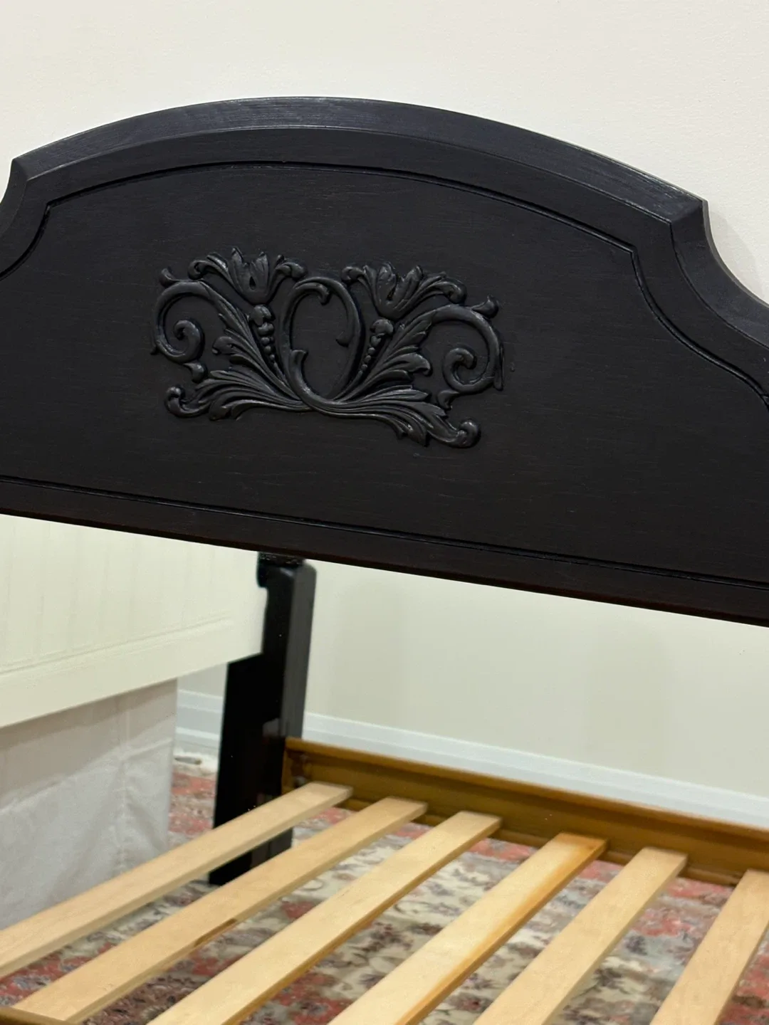 Elegant Black Ornate Mirror image indicator(3)