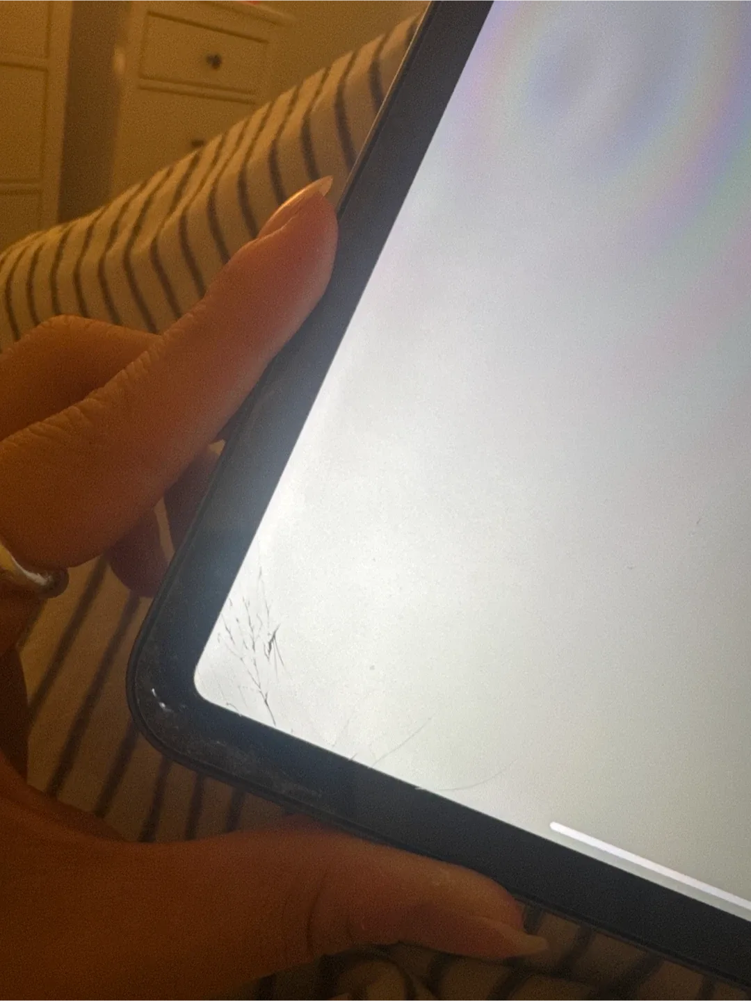 iPad 11inch 2nd generation + Apple Pencil 2nd image indicator(3)