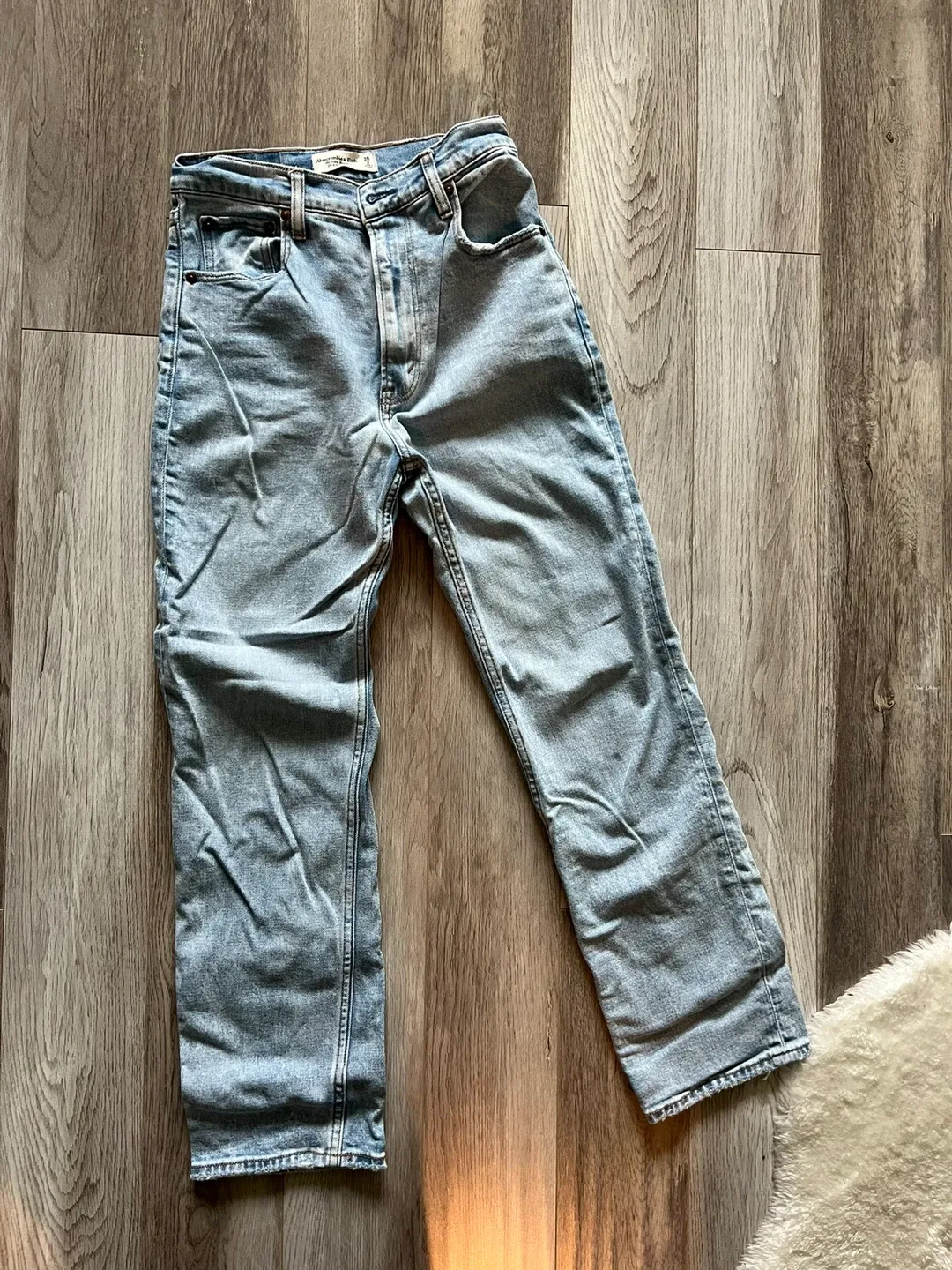 Abercrombie & Fitch Ultra High Rise Jeans - Size 26 image indicator(2)