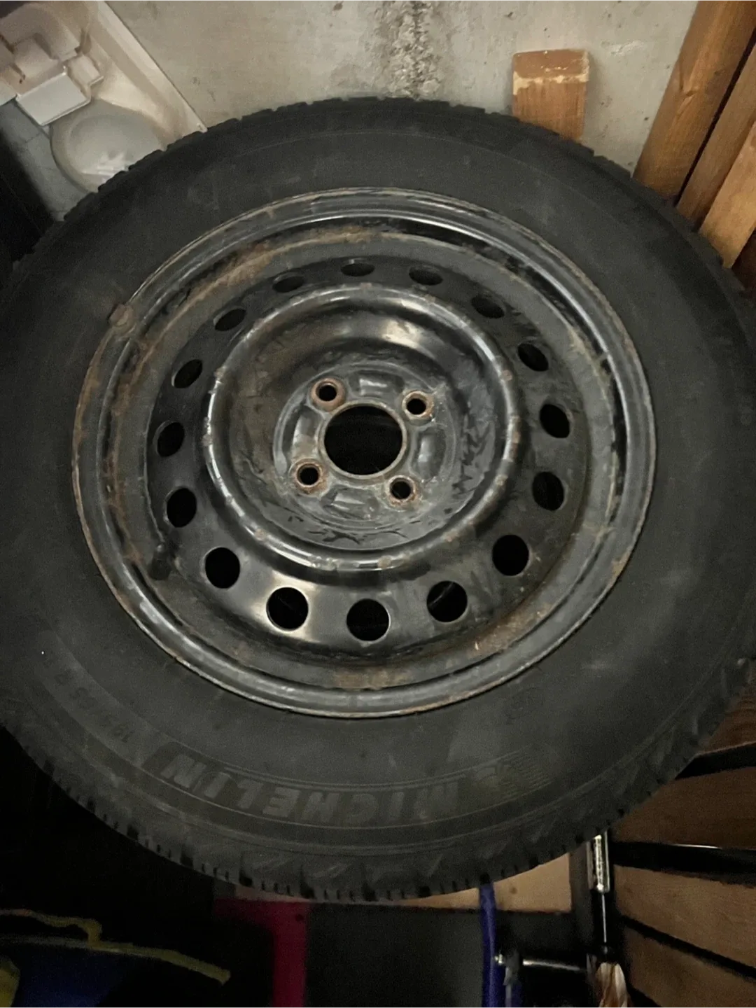 Michelin 195/65 R15 Winter Tires image indicator(4)