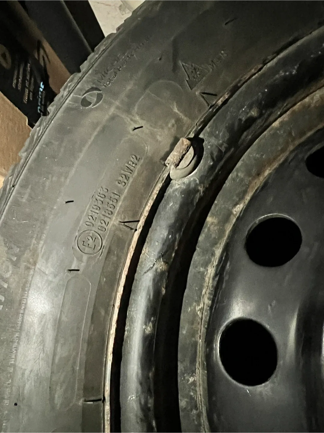 Michelin 195/65 R15 Winter Tires image indicator(6)