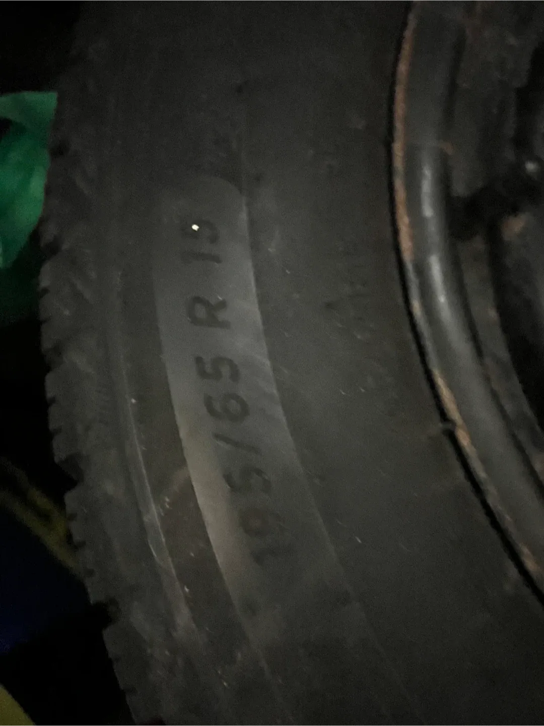 Michelin 195/65 R15 Winter Tires image indicator(2)