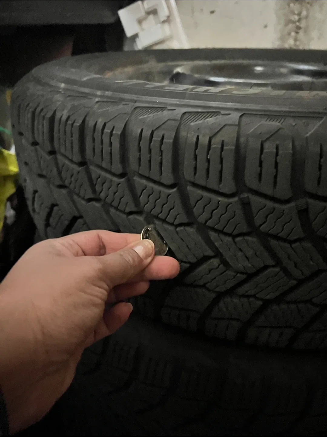 Michelin 195/65 R15 Winter Tires image indicator(7)