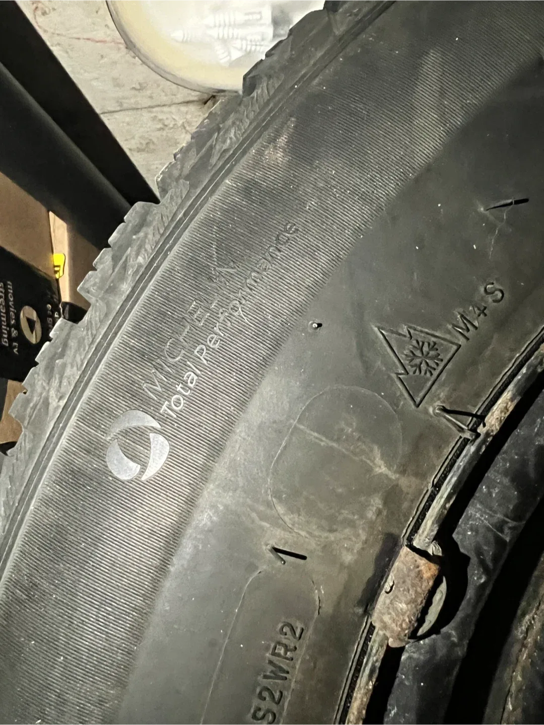 Michelin 195/65 R15 Winter Tires image indicator(8)