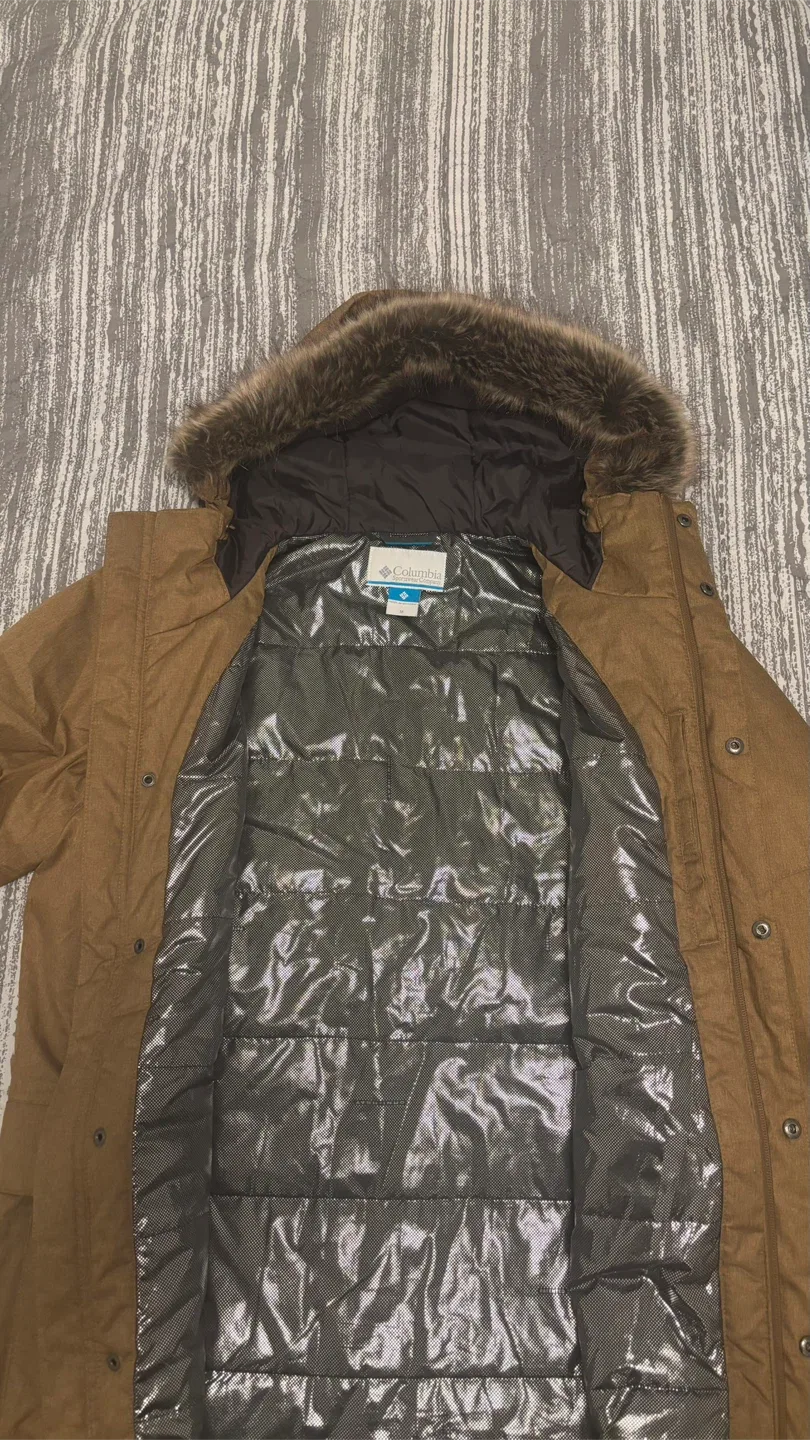 Columbia Winter Jacket - Size M image indicator(2)