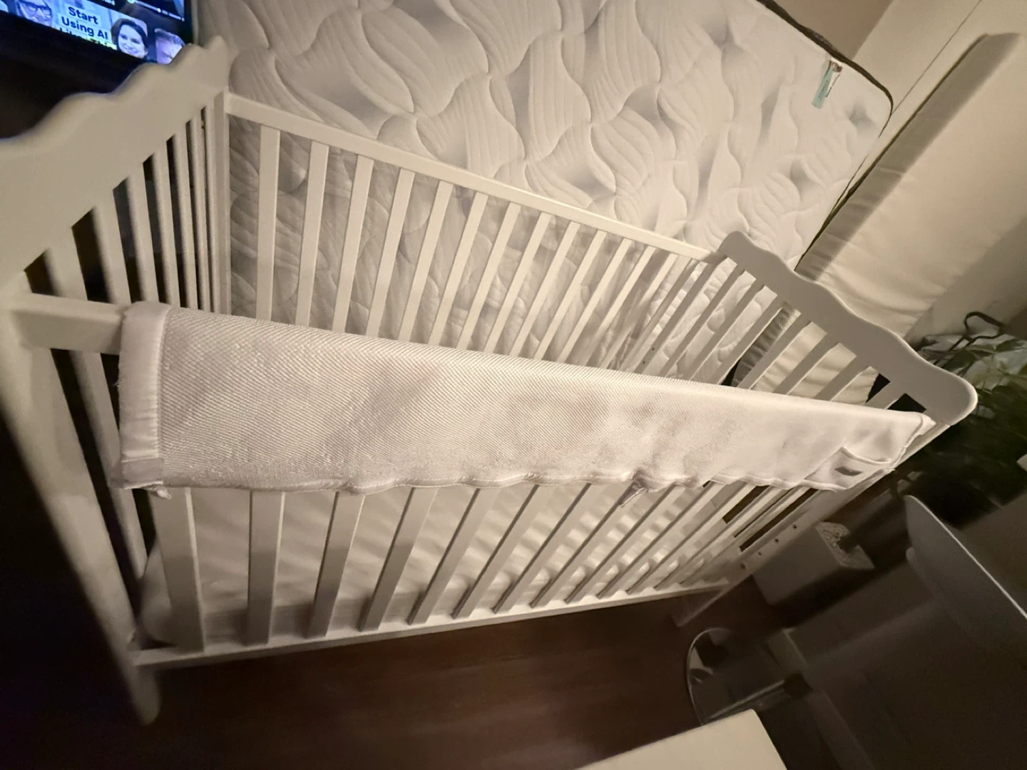 White Wooden Baby Crib + Baby Mattress - photo 2