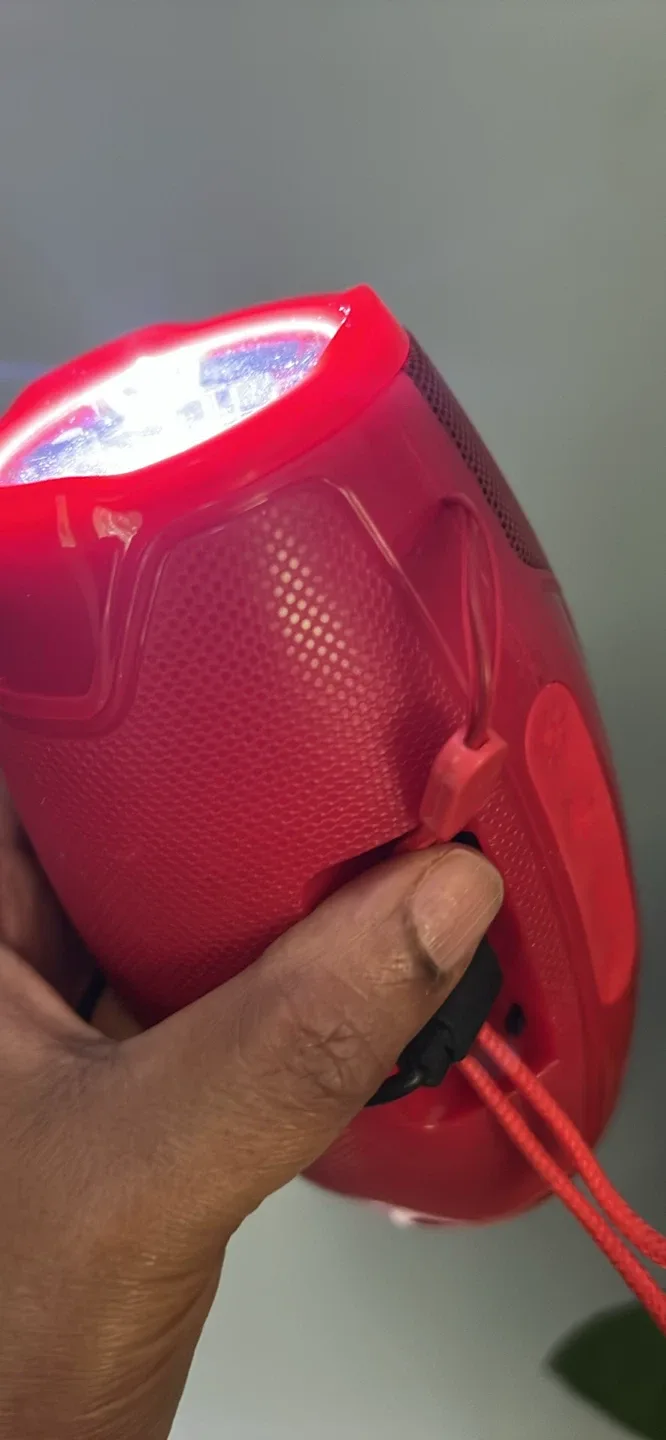 A105 Flashlight Speaker - Red image indicator(2)