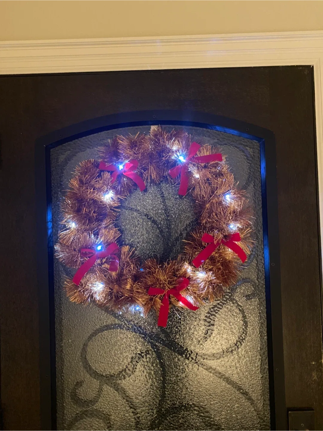 Pre-lit Christmas Wreath image indicator(2)
