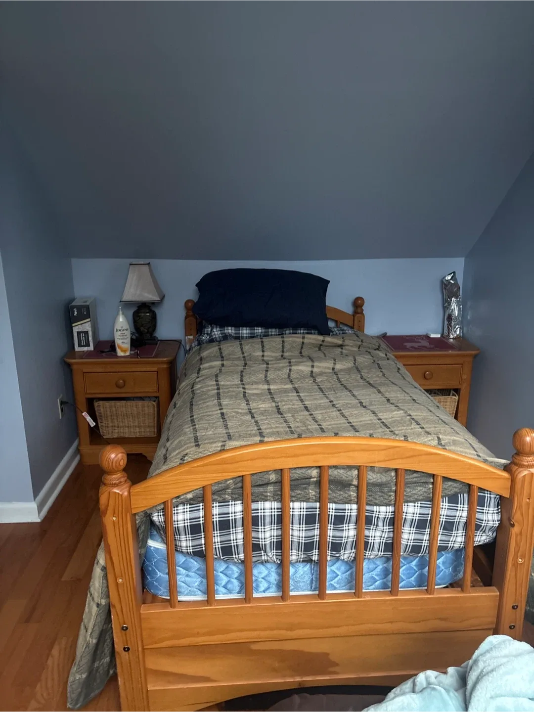 Bedroom Furniture Set image indicator(3)