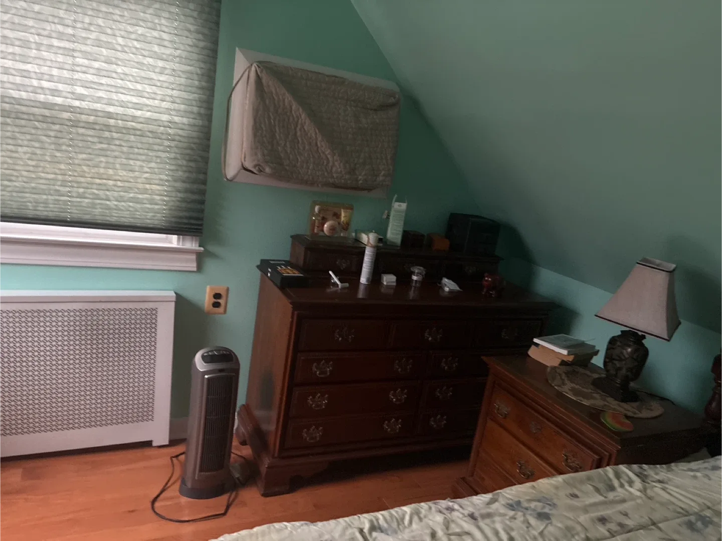 Floral Patterned Bedspread image indicator(3)