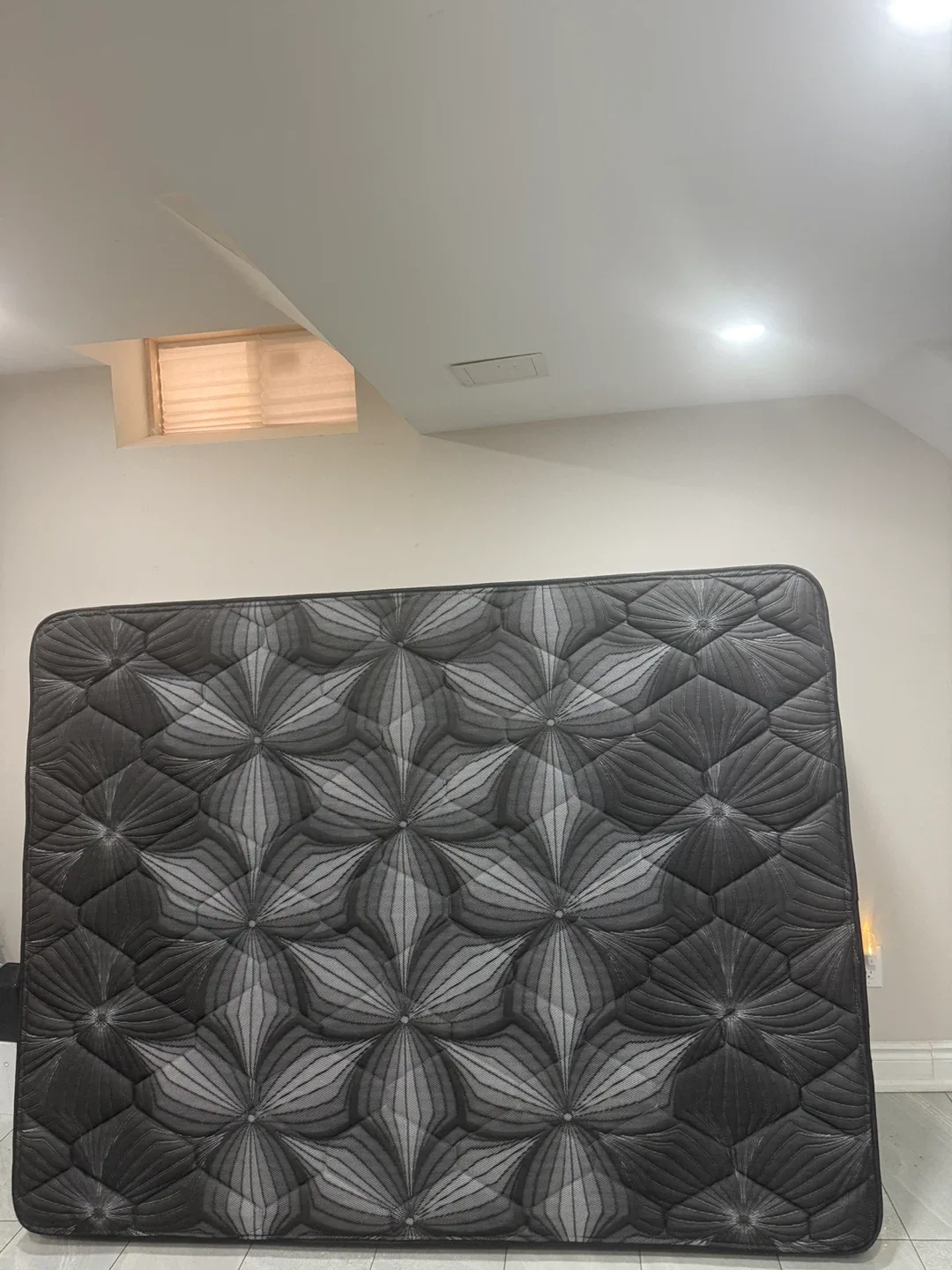 Call Away Mattress - Comfort Care (Reversible) image indicator(5)