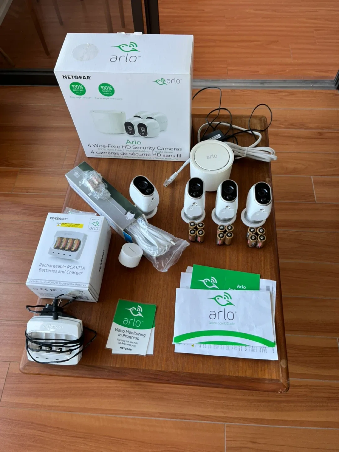 Arlo 4 Wire-Free HD Security Cameras + Accessories image indicator(2)