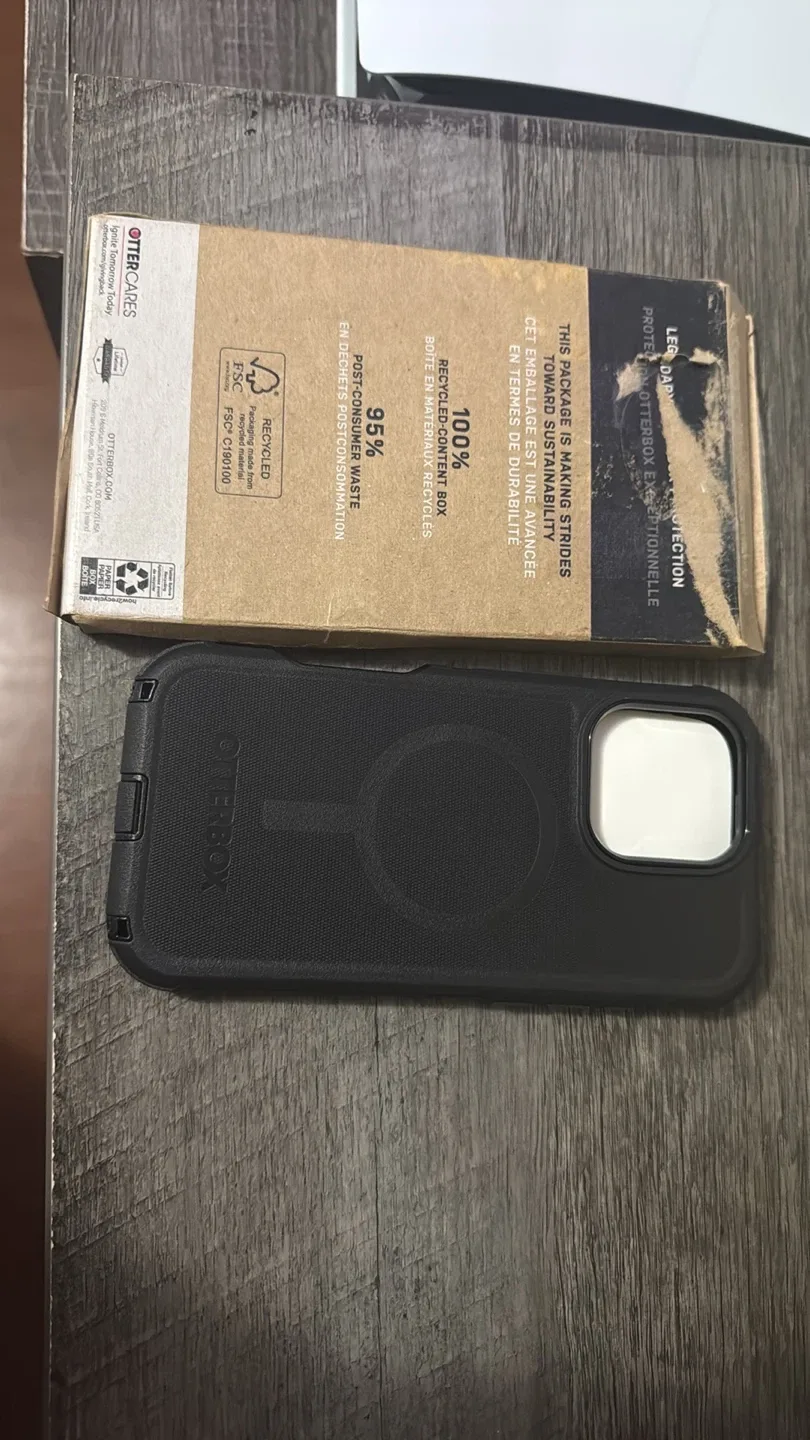 OtterBox iPhone 16 Pro Max Defender Series Case - Black image indicator(5)