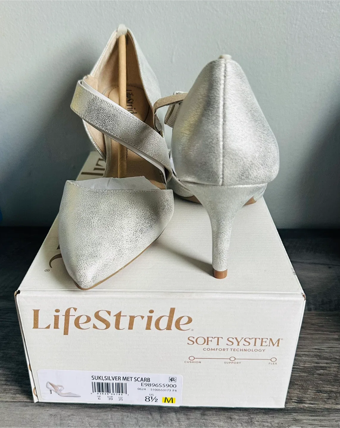 LifeStride Suki Silver Metallic Heels - Size 8.5M image indicator(3)