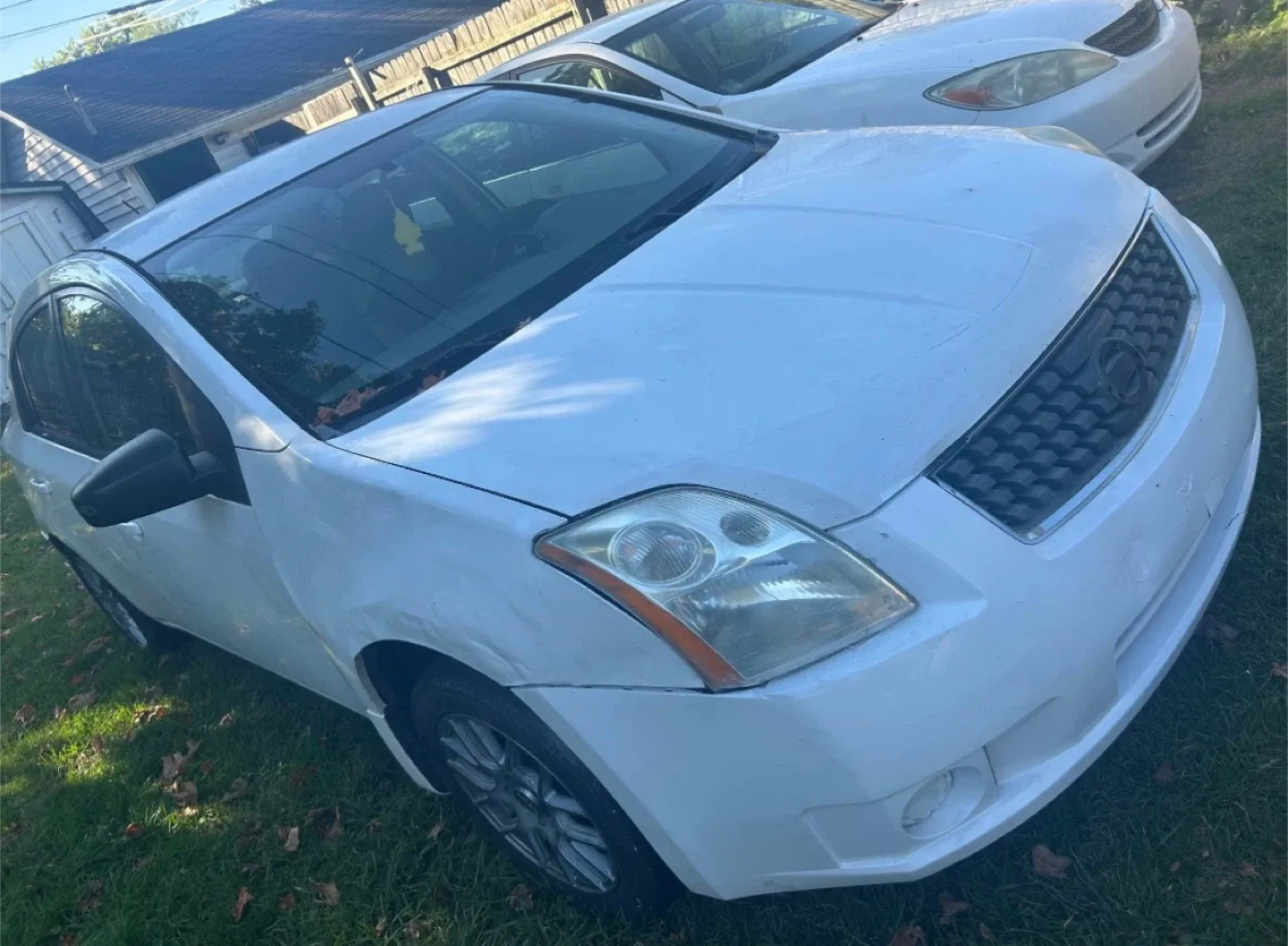 Nissan Sentra 2.0S - White Sedan image indicator(3)