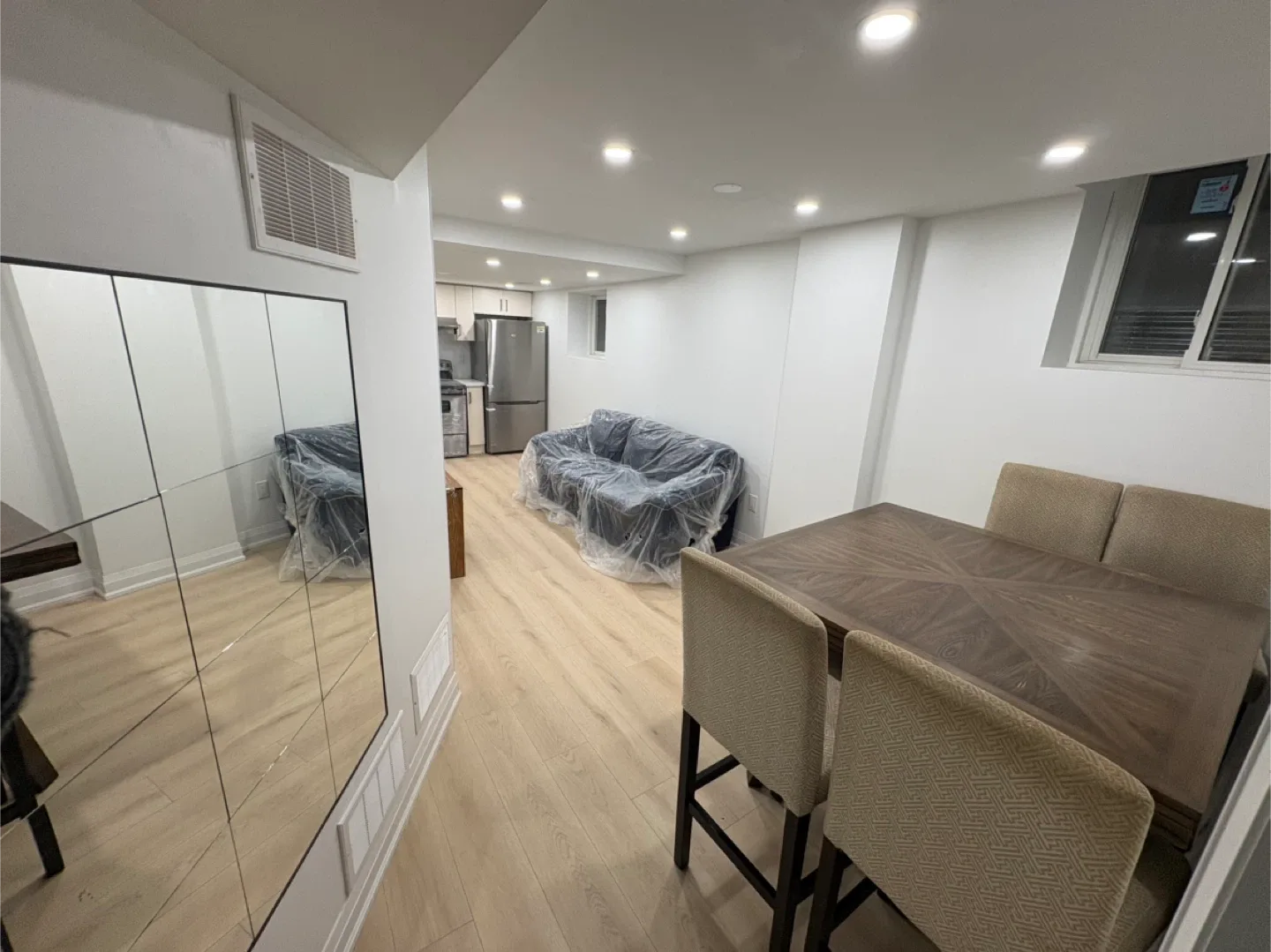 Semi Furnished Basement Rental Apartment 1 Bedroom 1 Bath image indicator(6)