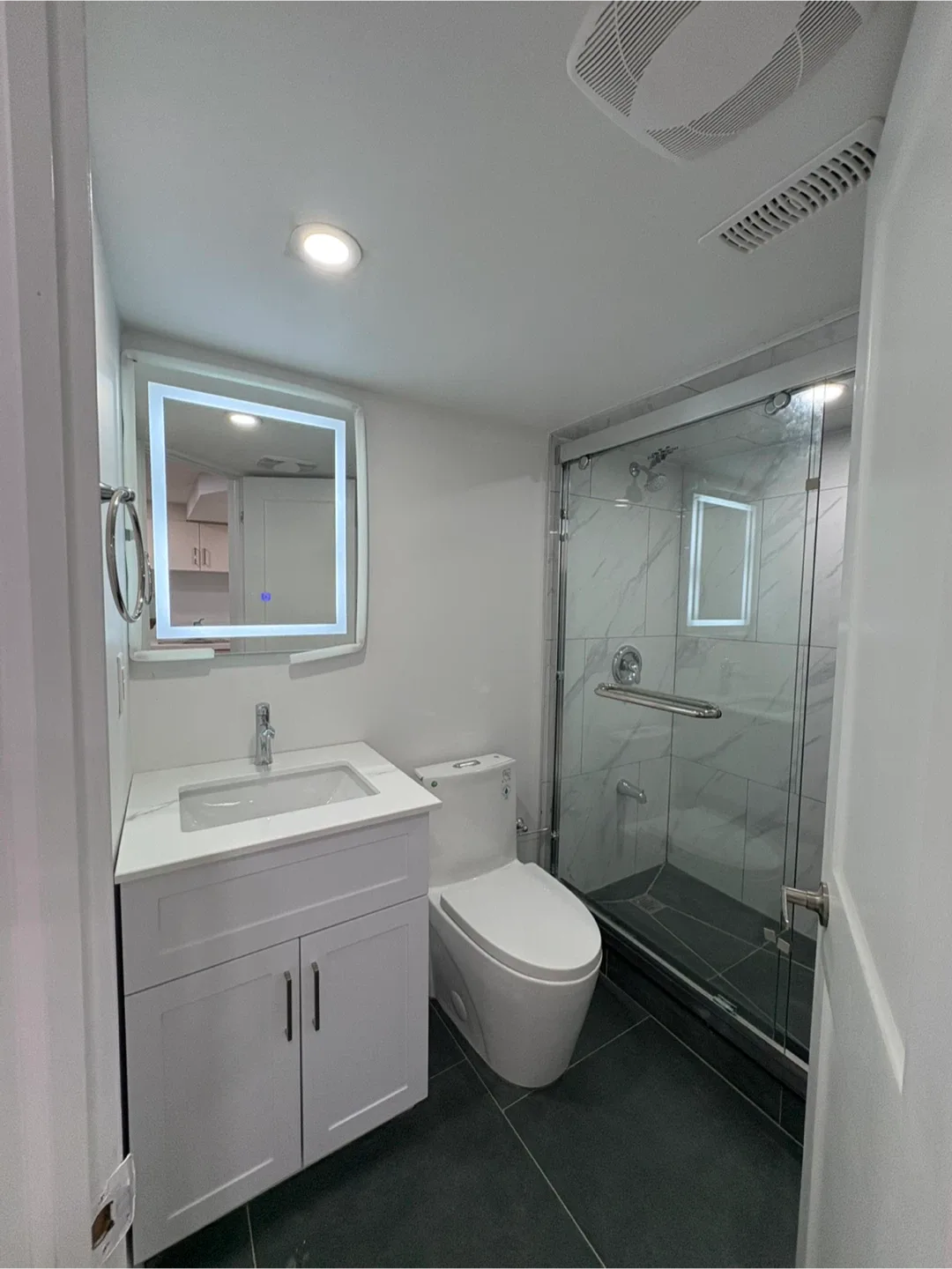 Semi Furnished Basement Rental Apartment 1 Bedroom 1 Bath image indicator(5)