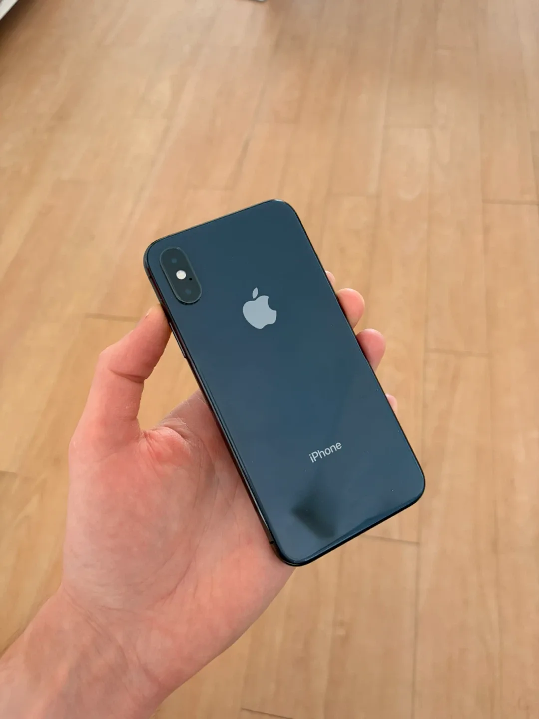 Apple iPhone XS 64GB Black — AT&T Only — Great Deal image indicator(2)